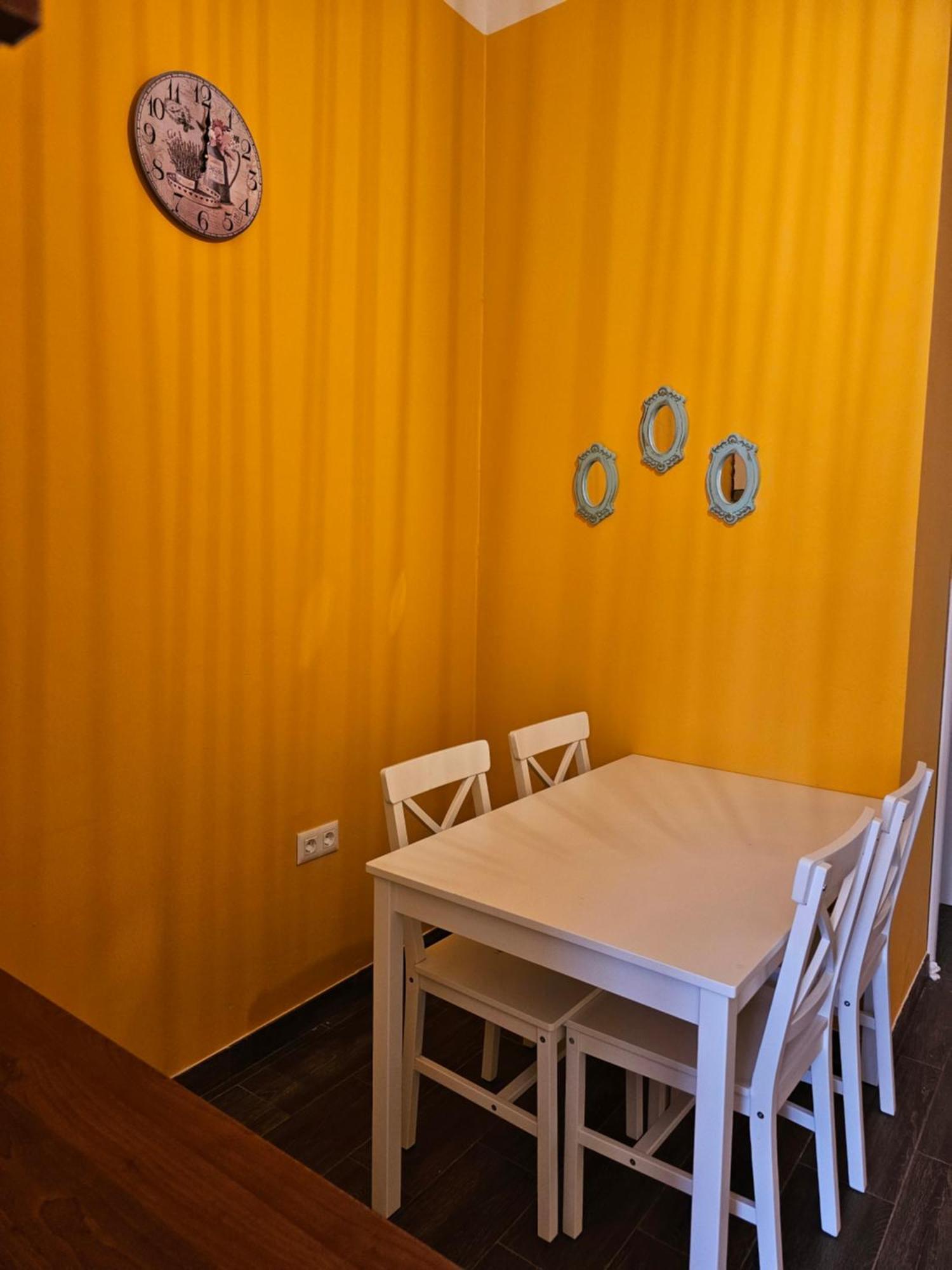 R&N Familiy Apartments Мостар Стая снимка